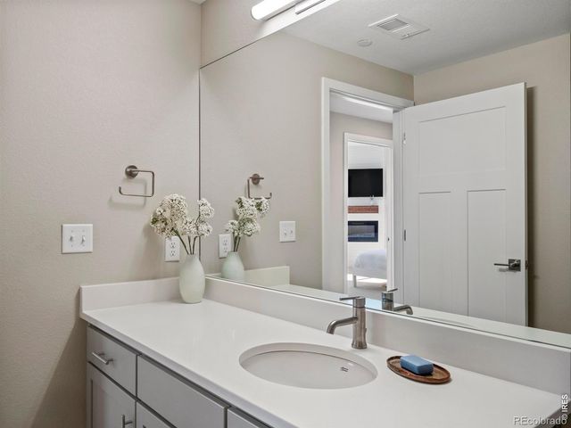 210 S Cherrywood Drive 303, Lafayette, CO 80026