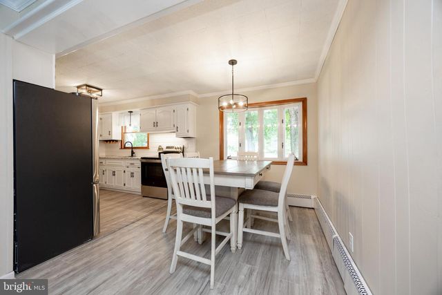 7 W CHURCH RD, Telford, PA 18969