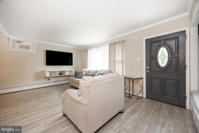 7 W CHURCH RD, Telford, PA 18969