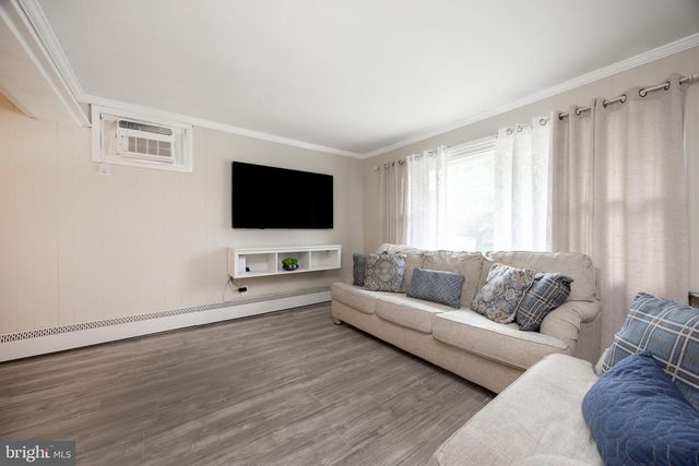 7 W CHURCH RD, Telford, PA 18969