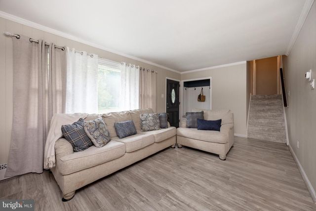 7 W CHURCH RD, Telford, PA 18969