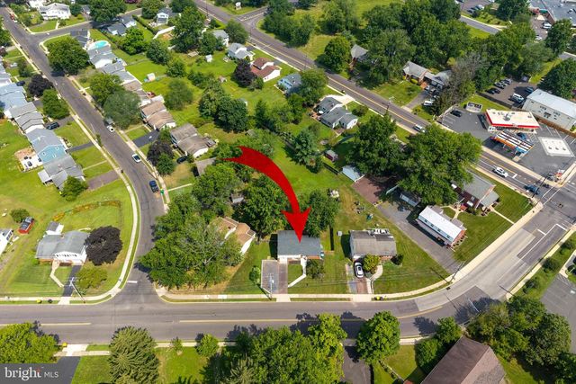7 W CHURCH RD, Telford, PA 18969