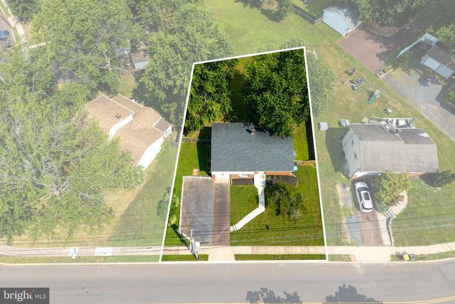 7 W CHURCH RD, Telford, PA 18969