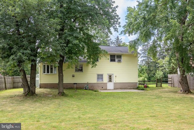 7 W CHURCH RD, Telford, PA 18969