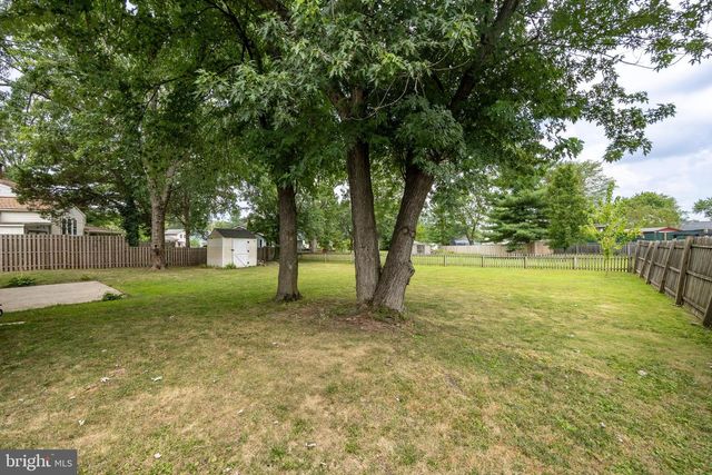 7 W CHURCH RD, Telford, PA 18969