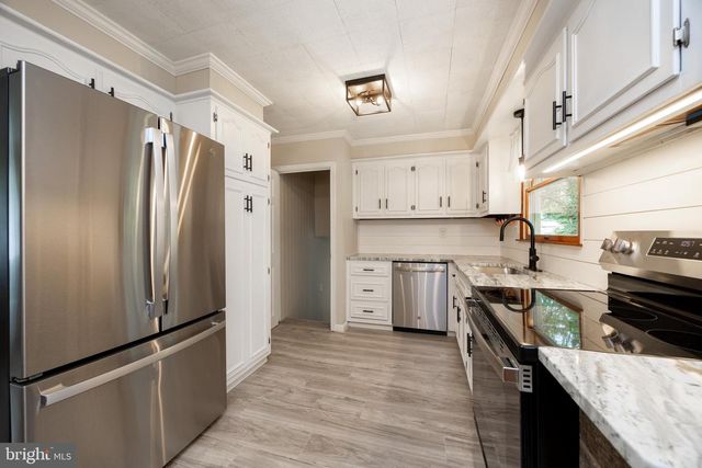7 W CHURCH RD, Telford, PA 18969