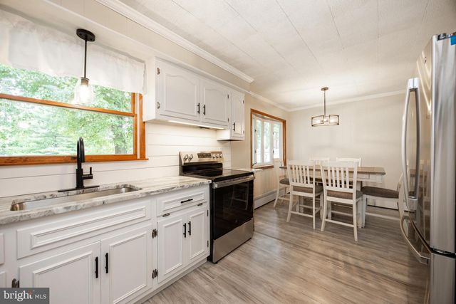 7 W CHURCH RD, Telford, PA 18969