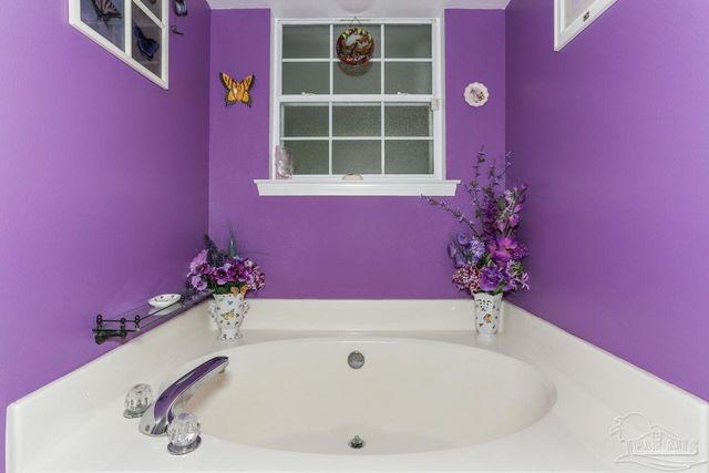 8080 Castle Pointe Way, Pensacola, FL 32506