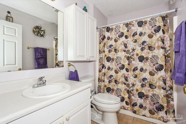 8080 Castle Pointe Way, Pensacola, FL 32506