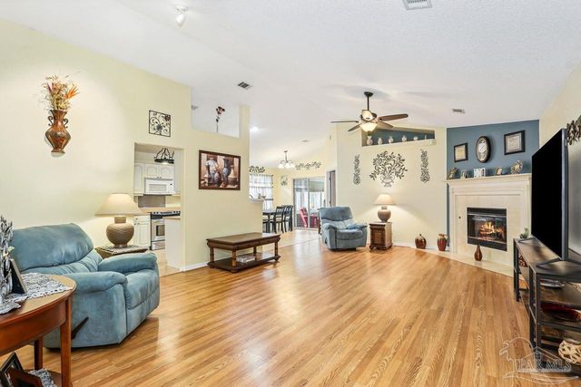 8080 Castle Pointe Way, Pensacola, FL 32506