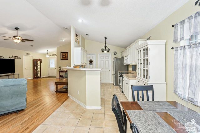 8080 Castle Pointe Way, Pensacola, FL 32506