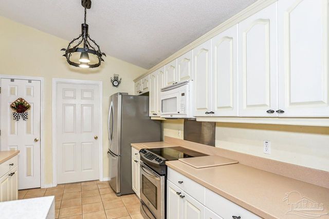 8080 Castle Pointe Way, Pensacola, FL 32506