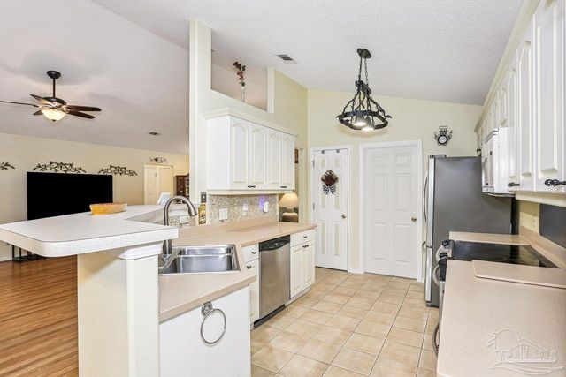 8080 Castle Pointe Way, Pensacola, FL 32506