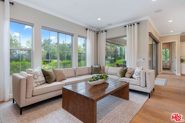 8304 Mariposa Court, West Hills (los Angeles), CA 91304