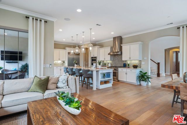 8304 Mariposa Court, West Hills (los Angeles), CA 91304