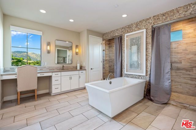 8304 Mariposa Court, West Hills (los Angeles), CA 91304