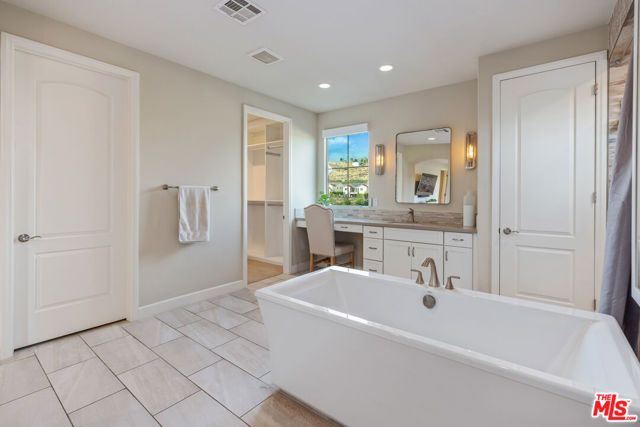 8304 Mariposa Court, West Hills (los Angeles), CA 91304