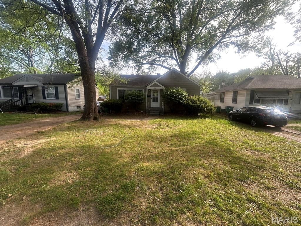 7516 Balfour Drive, St Louis, MO 63133