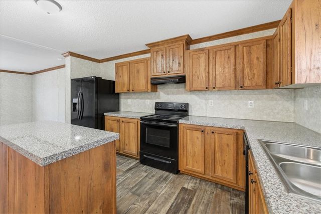 307 W Lake Street, Iva, SC 29655