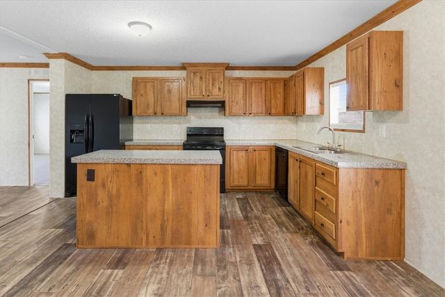 307 W Lake Street, Iva, SC 29655