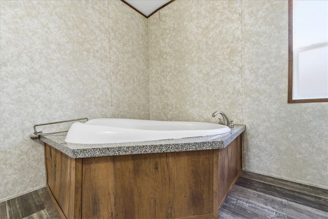 307 W Lake Street, Iva, SC 29655