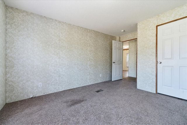 307 W Lake Street, Iva, SC 29655