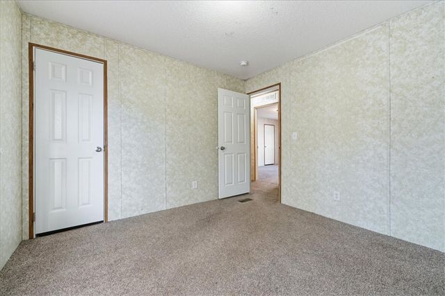 307 W Lake Street, Iva, SC 29655