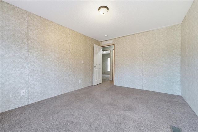 307 W Lake Street, Iva, SC 29655