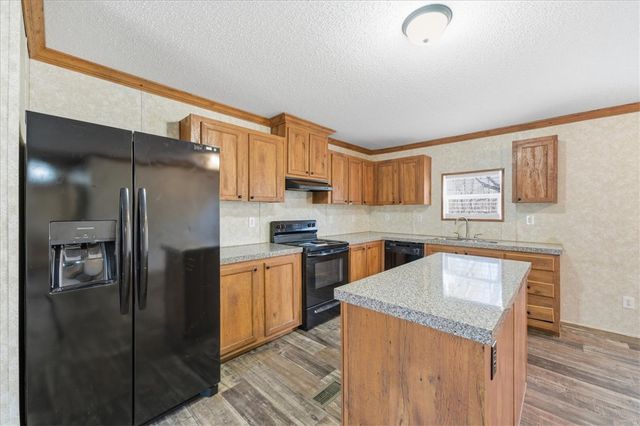 307 W Lake Street, Iva, SC 29655