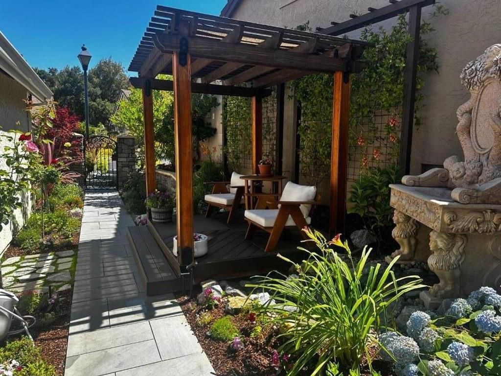 Image 40 of property listing at 7945 Caledonia Drive, San Jose, CA 95135