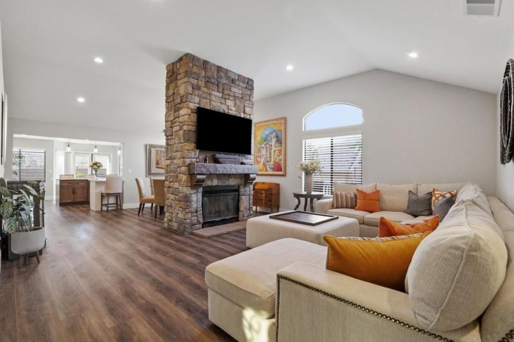 Image 7 of property listing at 7945 Caledonia Drive, San Jose, CA 95135