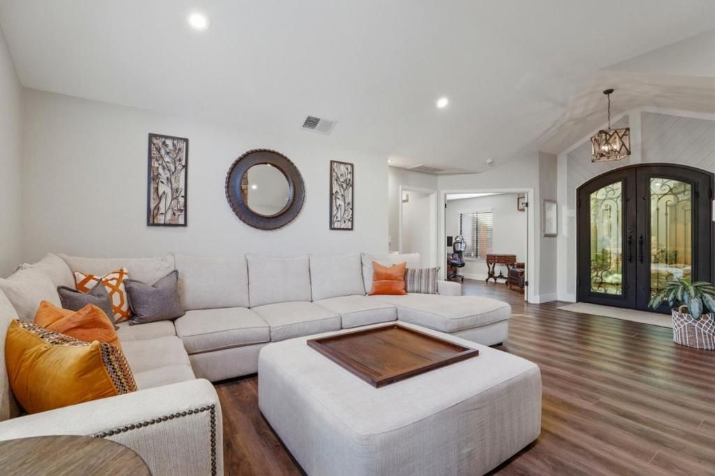 Image 9 of property listing at 7945 Caledonia Drive, San Jose, CA 95135