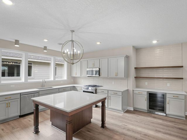 17717 Everest Avenue, Lakeville, MN 55044