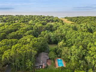 2190 Stars Road, East Marion, NY 11939