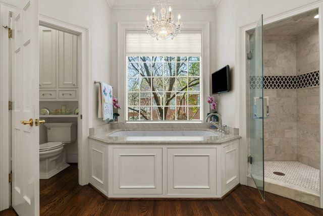 6 Twin Oaks Ct, Spartanburg, SC 29306
