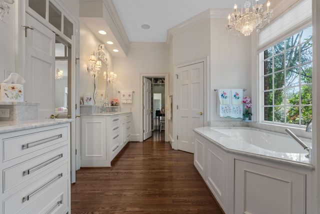 6 Twin Oaks Ct, Spartanburg, SC 29306
