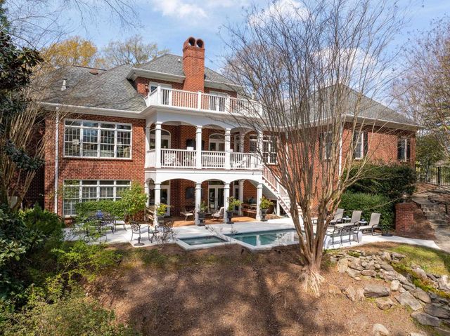6 Twin Oaks Ct, Spartanburg, SC 29306