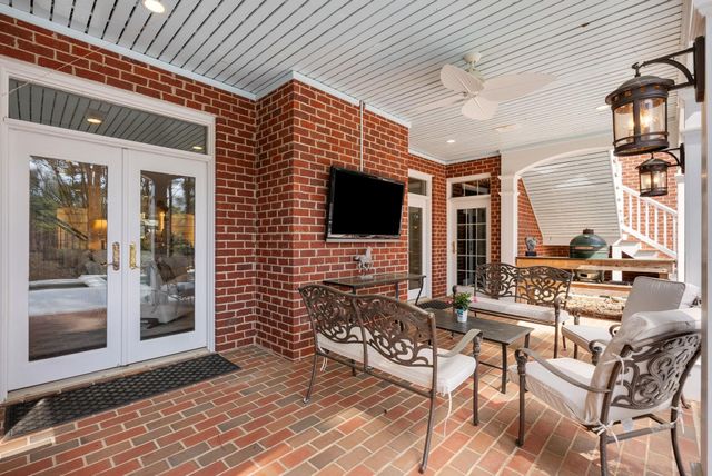 6 Twin Oaks Ct, Spartanburg, SC 29306