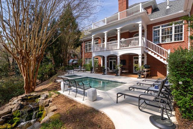 6 Twin Oaks Ct, Spartanburg, SC 29306