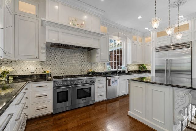 6 Twin Oaks Ct, Spartanburg, SC 29306