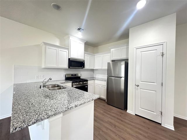 10622 SW 17th Terrace, Yukon, OK 73099