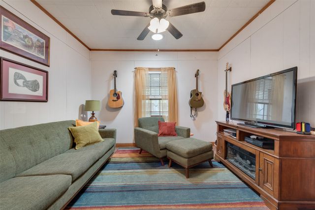 233 E High Street, Wills Point, TX 75169