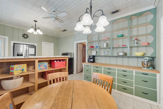 233 E High Street, Wills Point, TX 75169