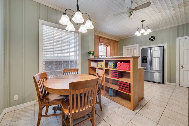 233 E High Street, Wills Point, TX 75169