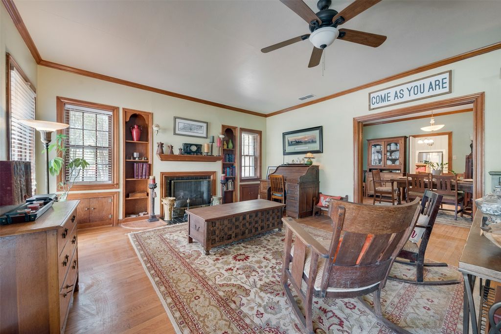 233 E High Street, Wills Point, TX 75169