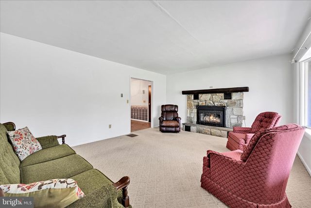550 STRICKLERSTOWN RD, Newmanstown, PA 17073
