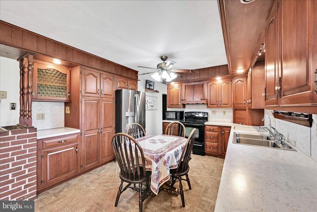 550 STRICKLERSTOWN RD, Newmanstown, PA 17073