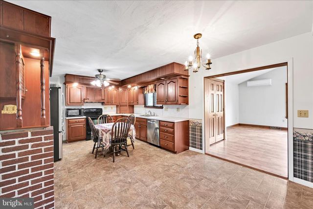 550 STRICKLERSTOWN RD, Newmanstown, PA 17073