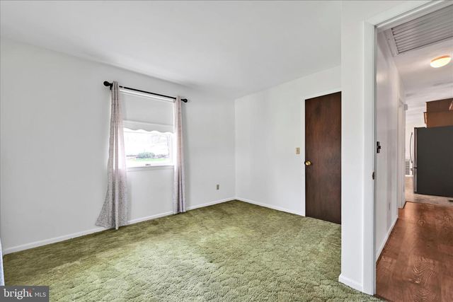 550 STRICKLERSTOWN RD, Newmanstown, PA 17073