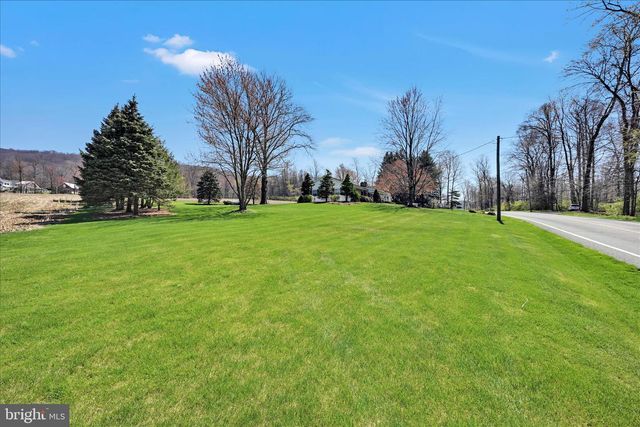550 STRICKLERSTOWN RD, Newmanstown, PA 17073